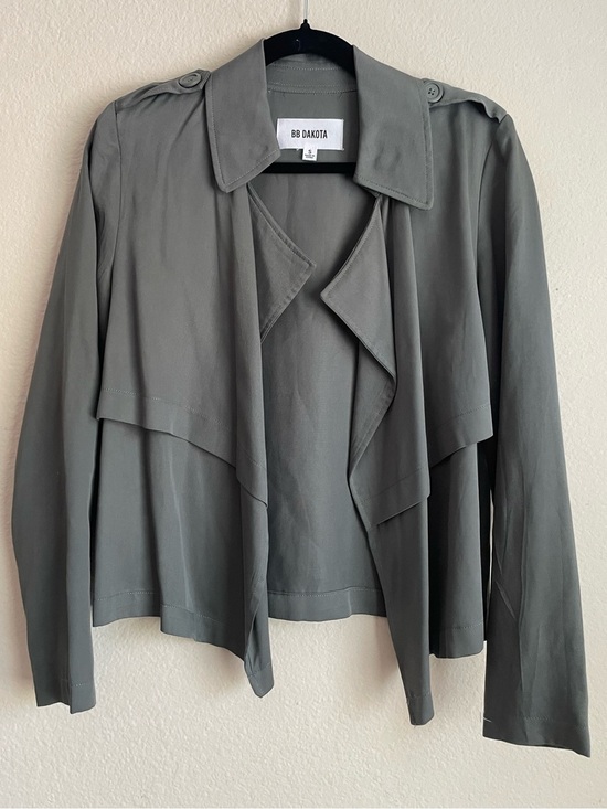 BB Dakota Jackets & Blazers - BB Dakota Grey Draped Trench Jacket - size small